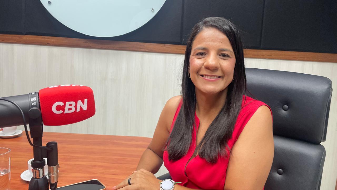 Rowenna admite 'ciúmes' no PT e nega ter instituído aprovação automática: 'Quem não frequenta não tem direito'