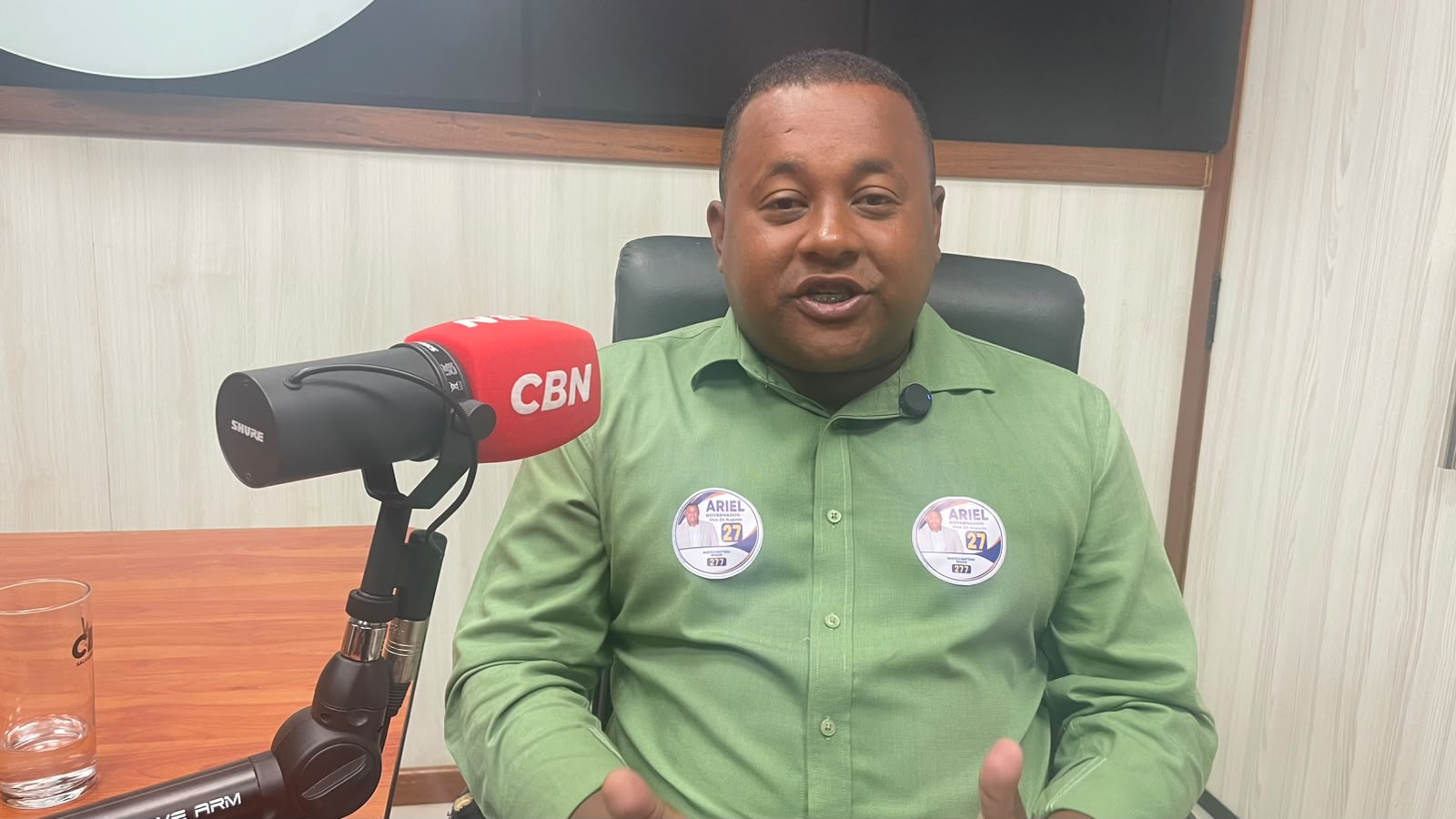 Ariel Capistrano defende emprego para jovens, critica governos e diz que não fará “política do concreto” na Bahia