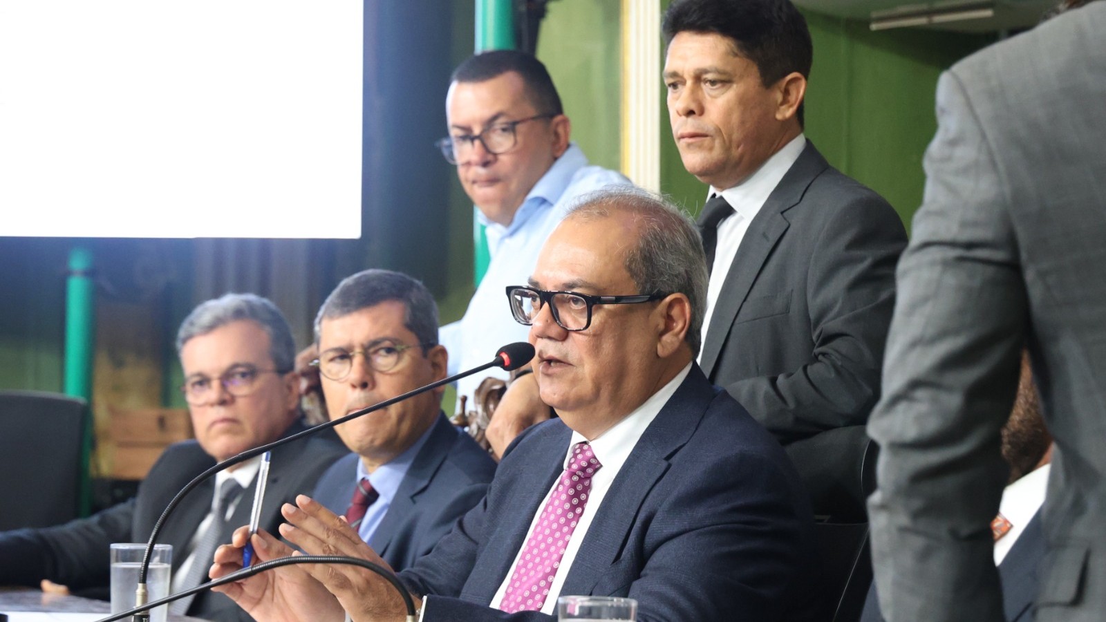 Câmara de Salvador prioriza votação de plano de segurança e adia projetos de vereadores