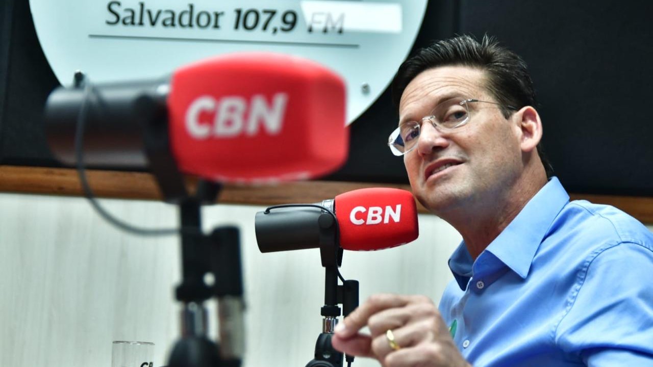 João Roma diz que proposta de Flávio Bolsonaro amplia proteção do Bolsa Família: 'Não é para acabar em dois anos'
