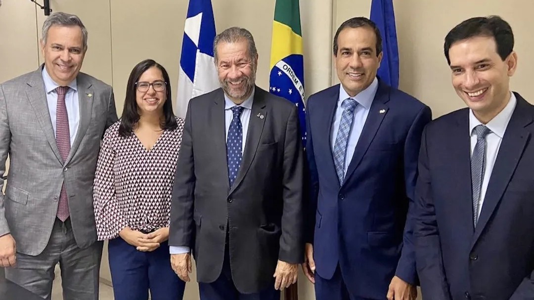 Operação busca repatriar PDT na oposição, o dilema de Charles e novo bloco no PSD agitam bastidores