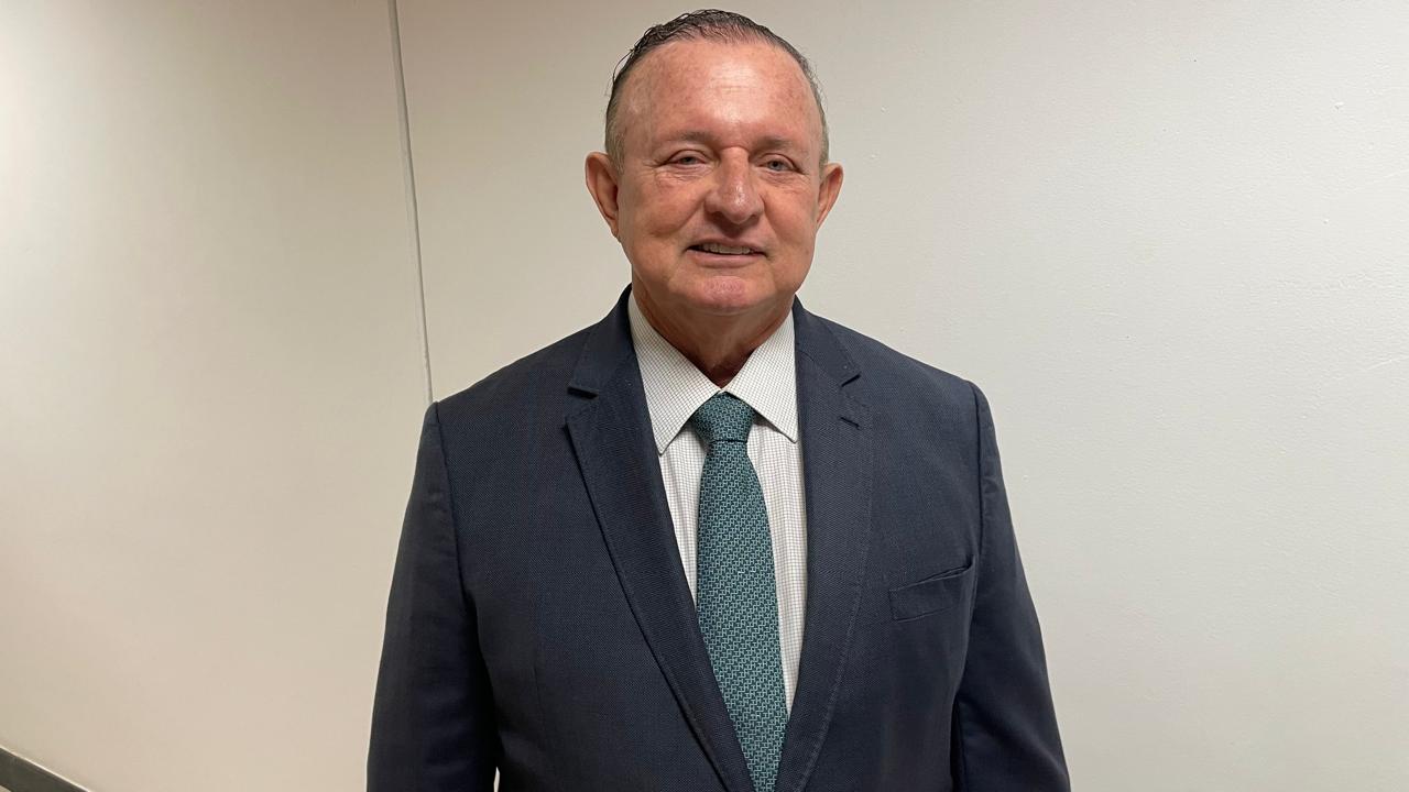 Adolfo Menezes trata indicação ao TCM com cautela e diz que decisão depende da política e dos eleitores