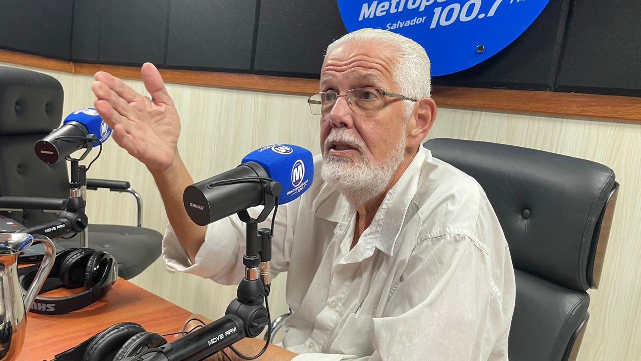 'Nunca tivemos um candidato à Presidência com uma ficha criminal dessa natureza', diz Solla sobre Flávio Bolsonaro