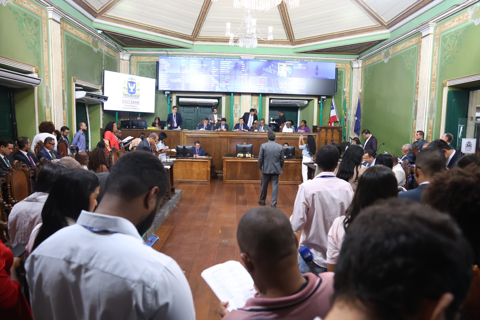 Câmara aprova projetos sobre feminicídio, meio ambiente e direitos do consumidor em Salvador
